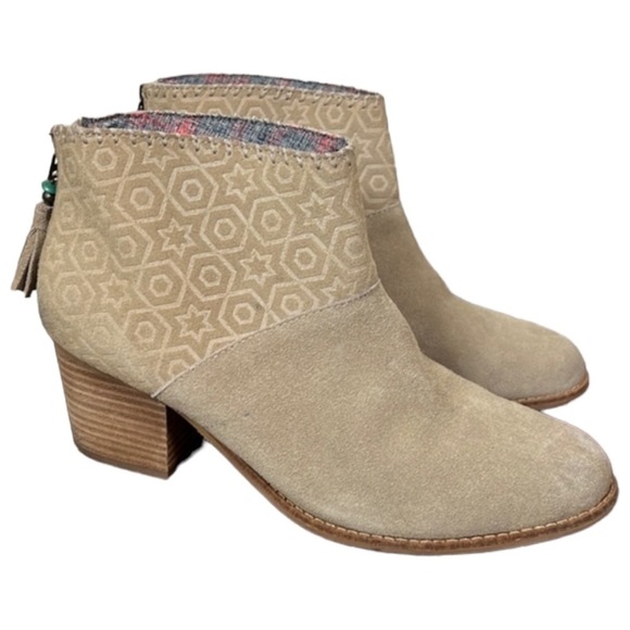 Toms Leila Suede Embossed Ankle Booties Size 9.5 - Picture 1 of 12
